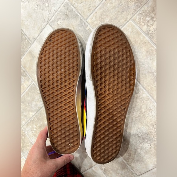 Men’s checkered Vans shoes 11.5 red blue grey yellow - Picture 8 of 8